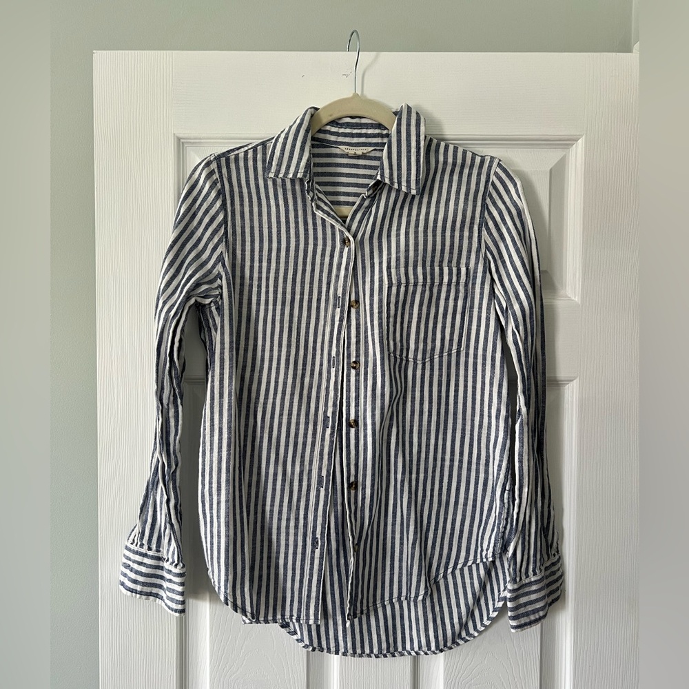 Aeropostale Navy and White Vertical Stripe Button-Down Shirt